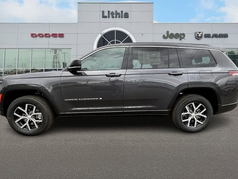 New 2025 Jeep Grand Cherokee L Limited w/ Luxury Tech Group II image 3