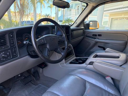 Used 2005 Chevrolet Avalanche 2500 w/ Preferred Equipment Group image 86