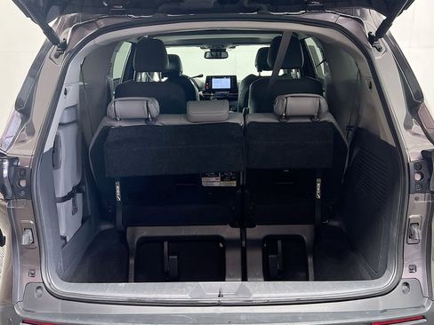 Certified 2024 Toyota Sienna XLE FWD image 23