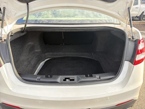 Used 2018 Ford Taurus Limited w/ Driver Assist Package FWD image 34