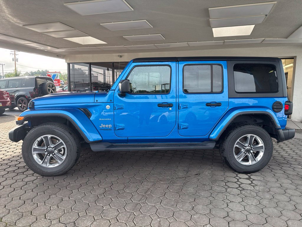 Used 2022 Jeep Wrangler Unlimited Sahara AWD/4WD image 9