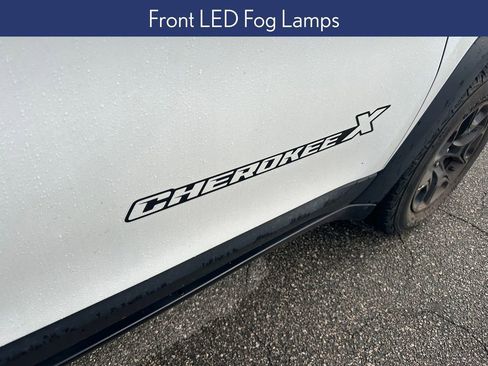 Used 2022 Jeep Cherokee Latitude w/ Sun & Sound Group image 14