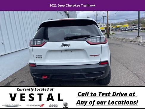 Used 2021 Jeep Cherokee Trailhawk image 8