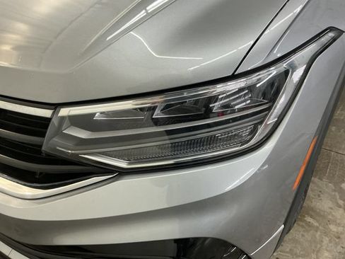 Used 2022 Volkswagen Tiguan SE R-Line AWD/4WD image 19
