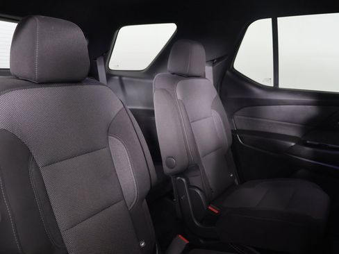 Used 2023 Chevrolet Traverse LT w/ Rear Camera Mirror Package image 36