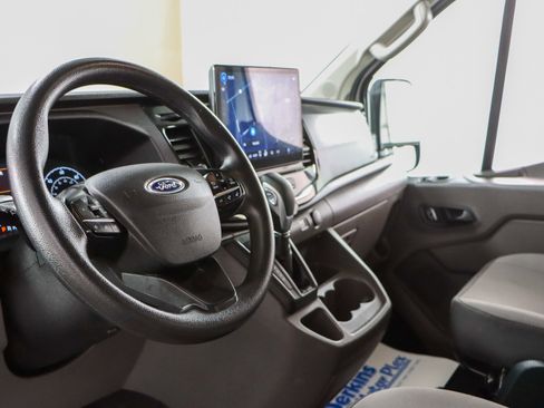 Used 2023 Ford Transit 350 XLT image 22