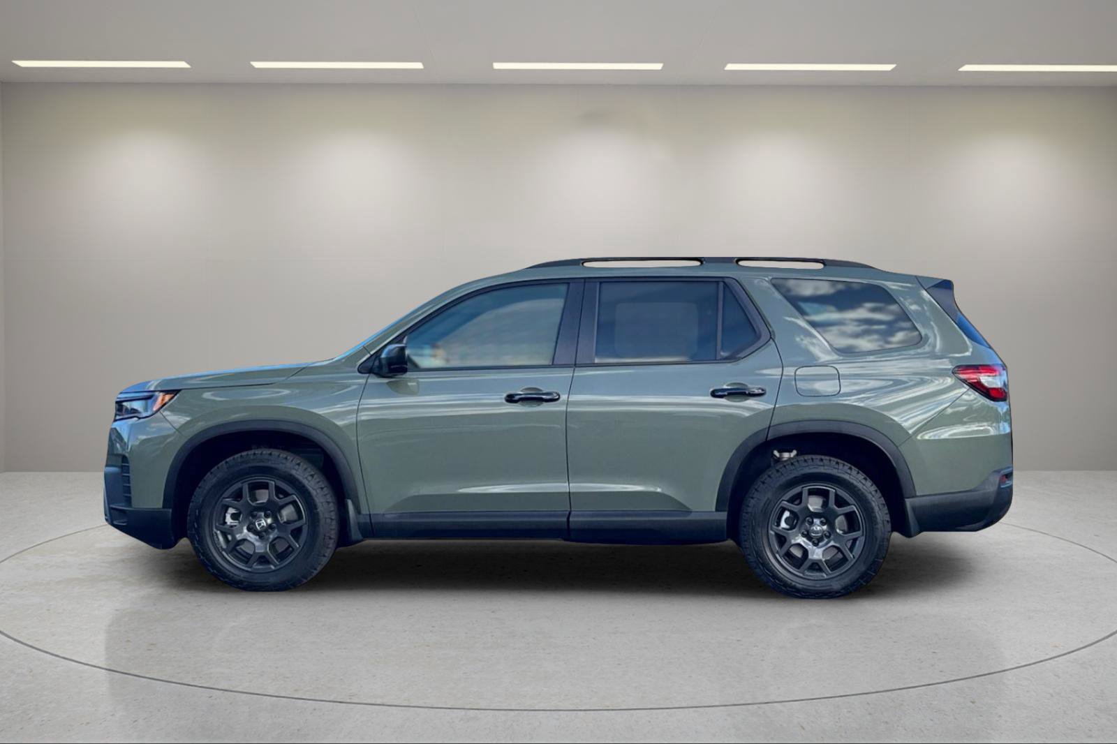 New 2026 Honda Pilot TrailSport image 2