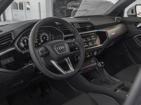 Used 2025 Audi Q3 2.0T Premium w/ Convenience Package image 9