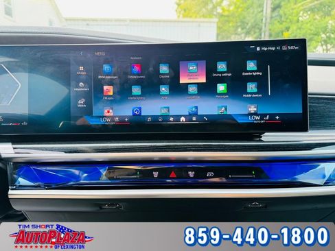 Used 2025 BMW 740i xDrive w/ Premium Package AWD/4WD image 5