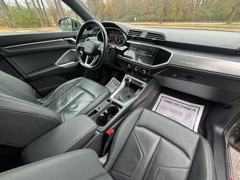 Used 2024 Audi Q3 2.0T Premium image 17