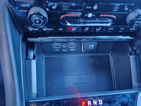 Used 2025 Jeep Grand Cherokee Altitude image 11