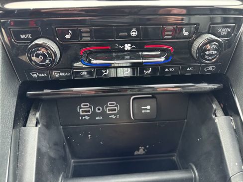 Certified 2023 Jeep Grand Cherokee L Limited image 30