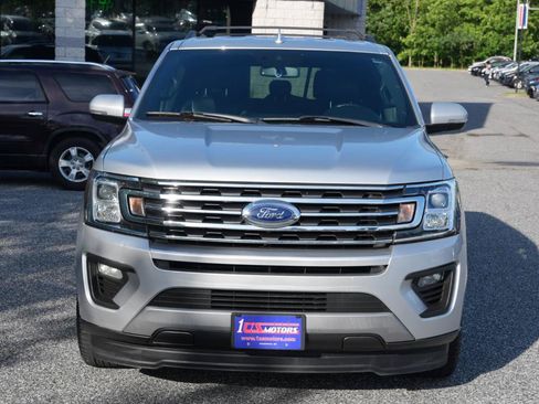 Used 2019 Ford Expedition XLT w/ Equipment Group 202A RWD image 2