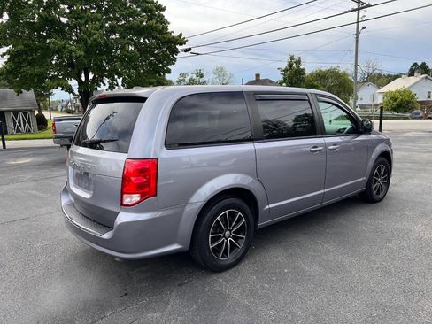 Used 2019 Dodge Grand Caravan SXT w/ Blacktop Package FWD image 5