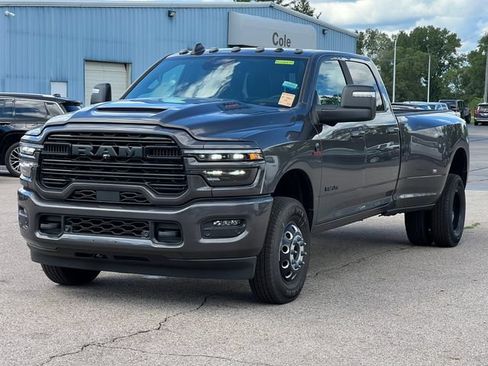 Used 2026 RAM 3500 Laramie w/ Night Edition AWD/4WD image 39