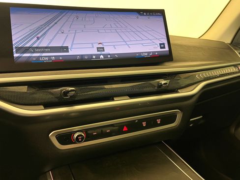 Certified 2024 BMW X7 xDrive40i image 19