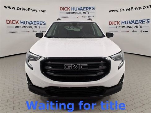 Used 2020 GMC Terrain SLE w/ Driver Convenience Package image 2