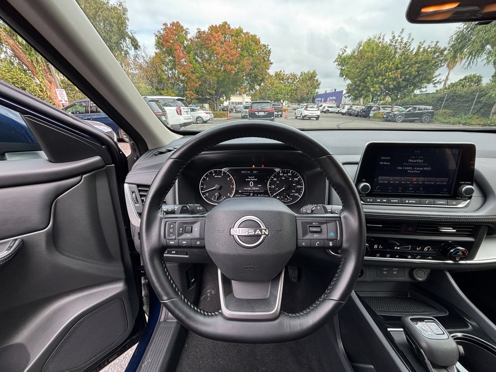 Used 2025 Nissan Rogue SV FWD image 35