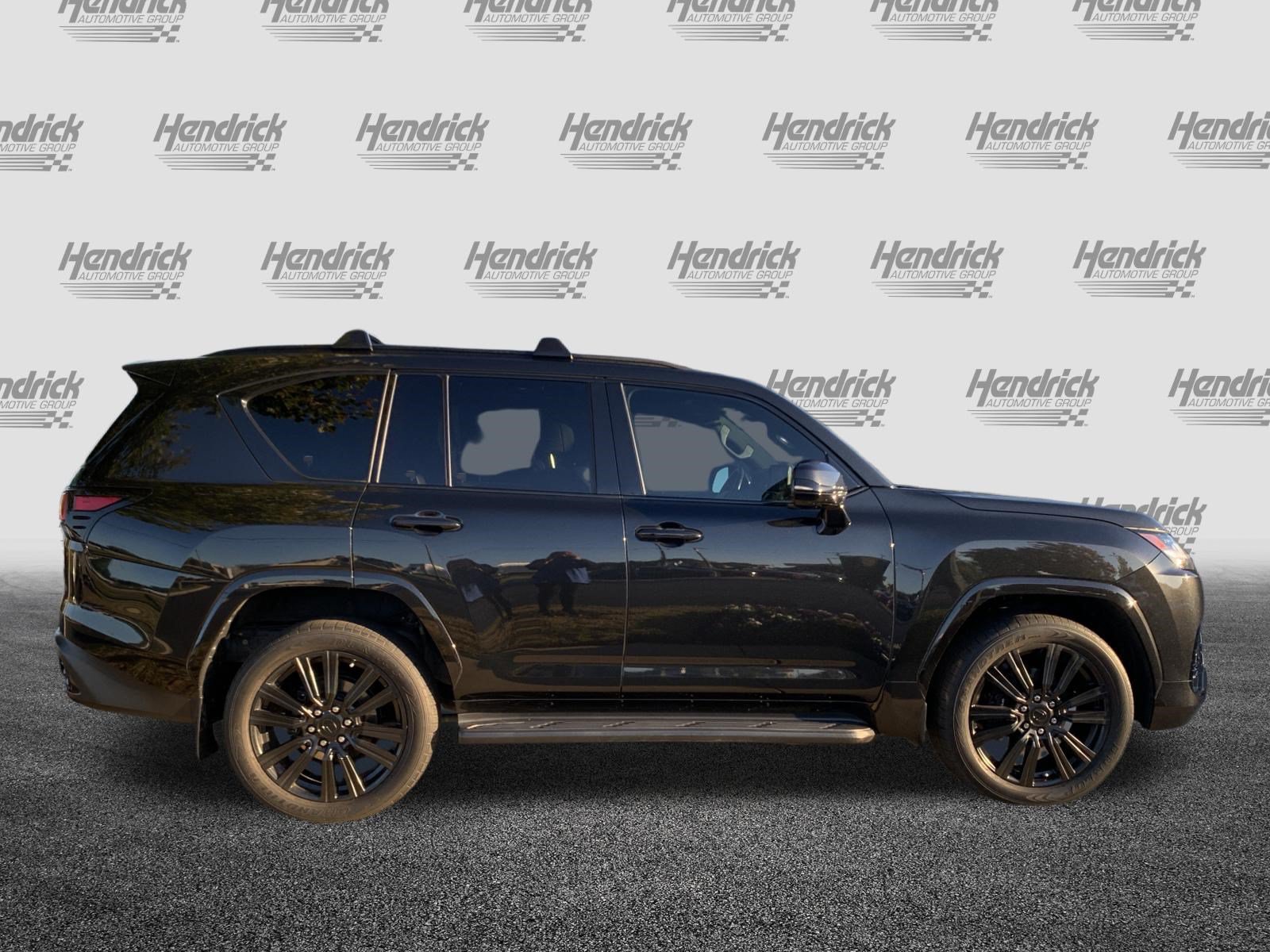 Used 2022 Lexus LX 600 4WD w/ Accessory Package (Z1) image 11