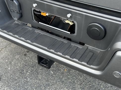 Used 2022 GMC Canyon Denali image 17