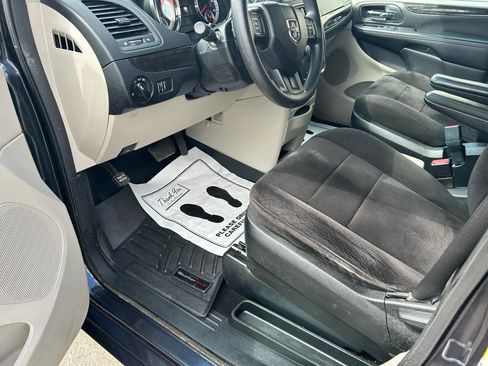 Used 2013 Dodge Grand Caravan SE FWD image 10