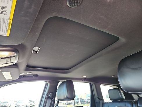 Used 2019 Jeep Grand Cherokee Altitude RWD image 14