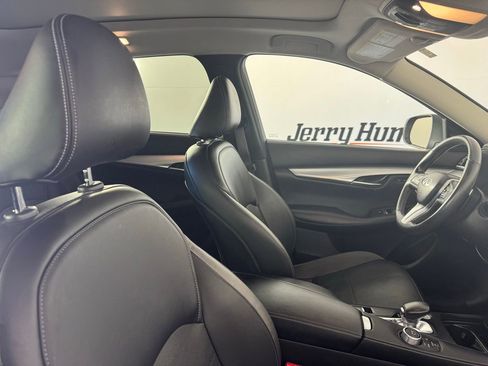 Used 2022 INFINITI QX50 Essential image 32