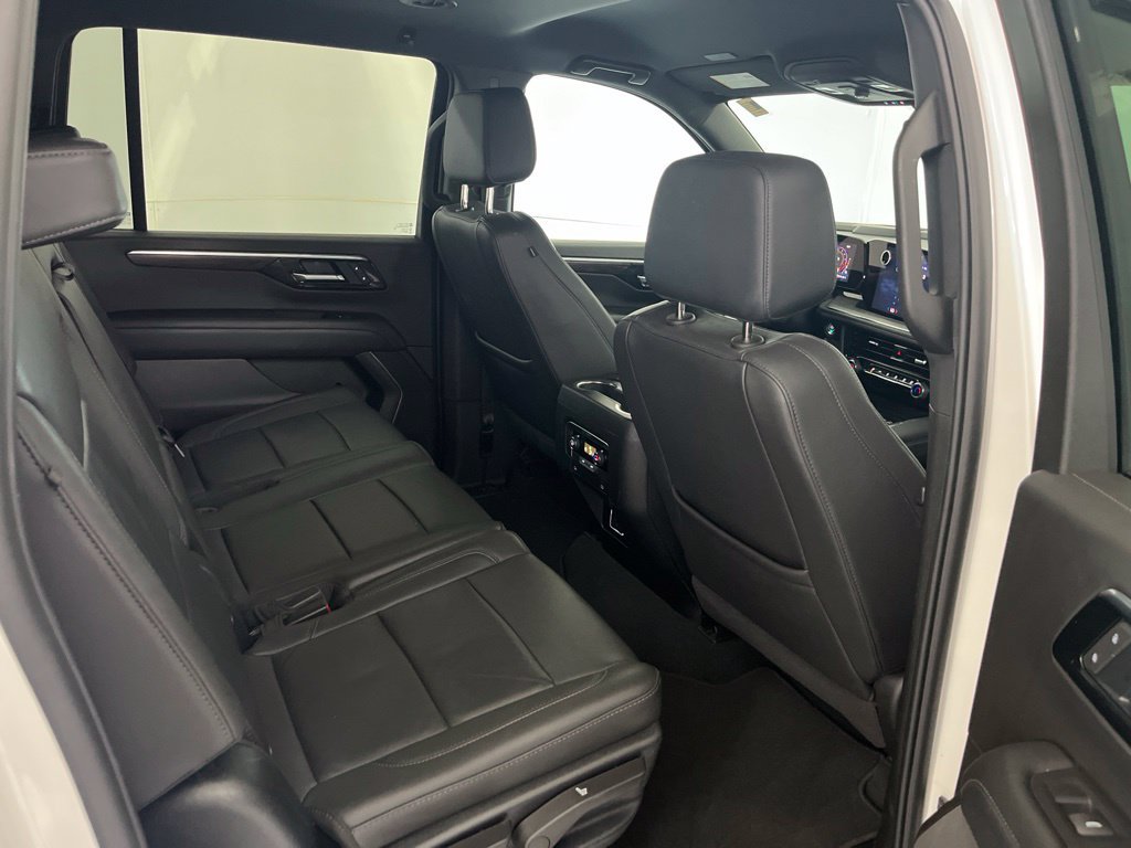 Used 2025 Chevrolet Suburban Z71 AWD/4WD image 23