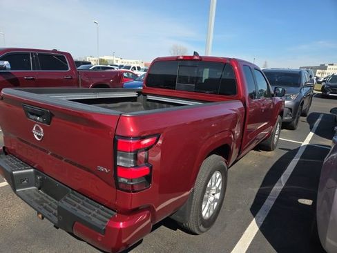 Used 2024 Nissan Frontier SV w/ SV Convenience Package image 3