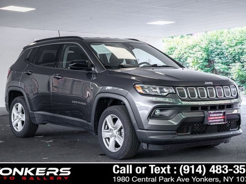 Used 2022 Jeep Compass Latitude AWD/4WD image 5