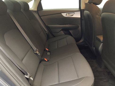Used 2022 Kia Forte LXS w/ LXS Technology Package FWD image 19