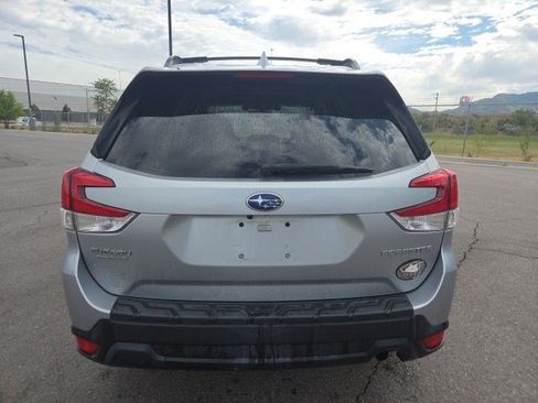 Used 2019 Subaru Forester Premium AWD/4WD image 4