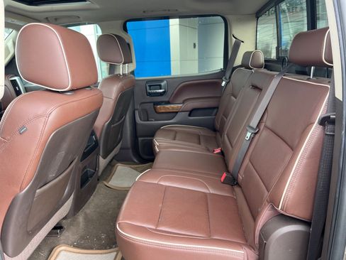 Used 2015 Chevrolet Silverado 1500 High Country w/ High Country Premium Package AWD/4WD image 8