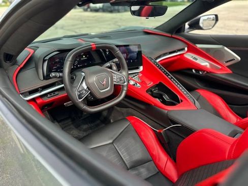 Used 2024 Chevrolet Corvette Stingray Premium Conv w/ Z51 Performance Package RWD image 11