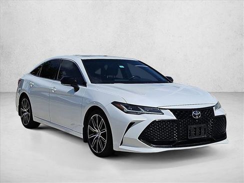 Used 2019 Toyota Avalon Touring w/ Advanced Safety Package FWD image 3