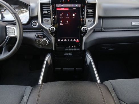 Used 2025 RAM 1500 Big Horn AWD/4WD image 3