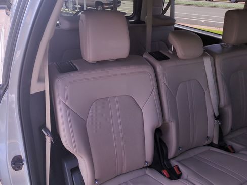 Used 2023 Ford Expedition Max Limited image 36