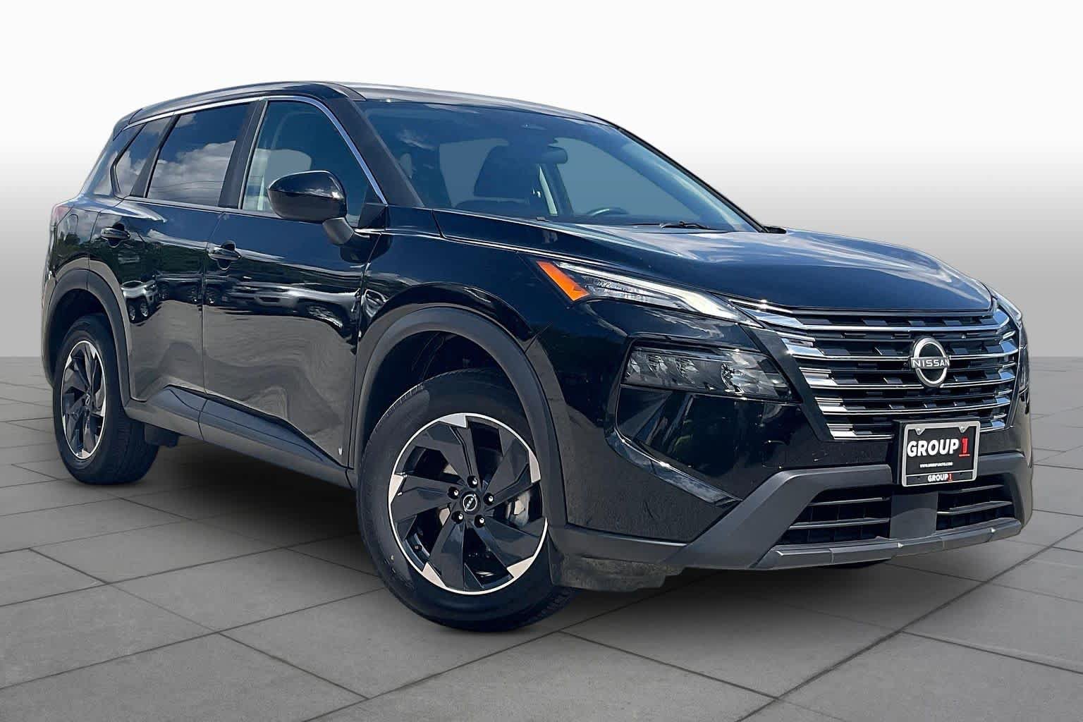 Used 2025 Nissan Rogue SV FWD image 3