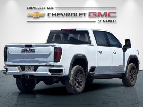 Used 2025 GMC Sierra 2500 AT4 w/ AT4 Premium Plus Package AWD/4WD image 3