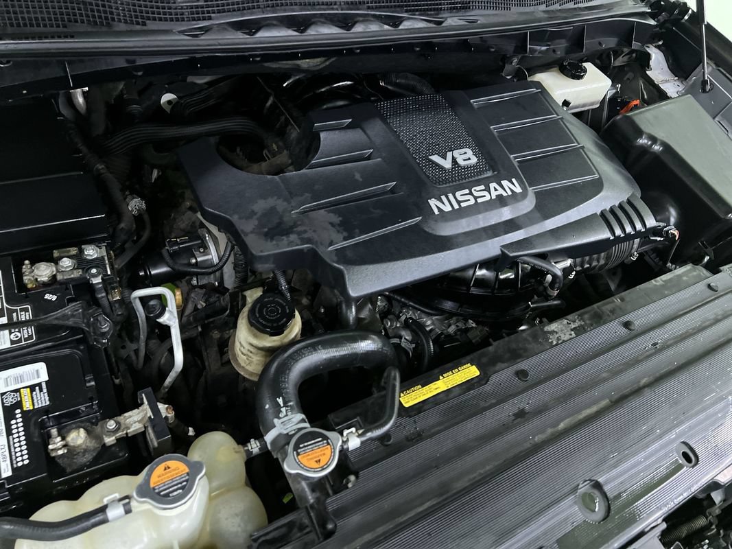 Used 2017 Nissan Titan SL AWD/4WD image 5