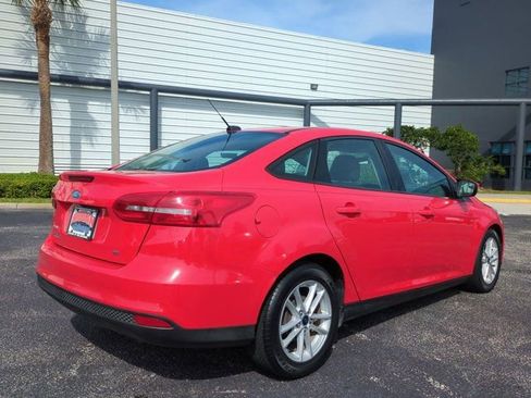 Used 2017 Ford Focus SE FWD image 5