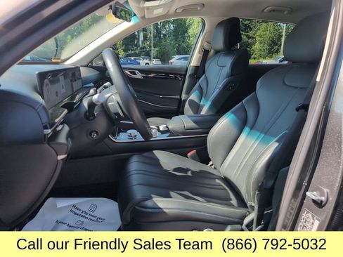 Used 2025 Genesis GV80 2.5T Standard AWD/4WD image 11