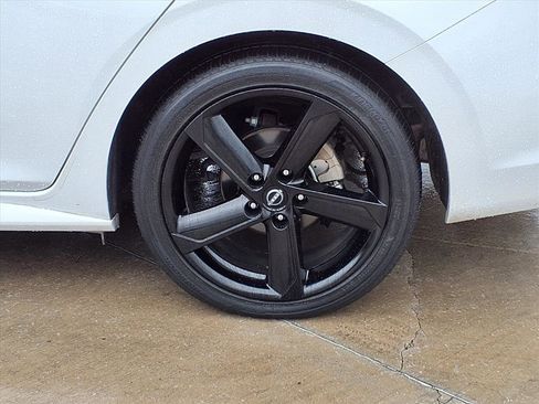 Used 2024 Nissan Sentra SR image 9