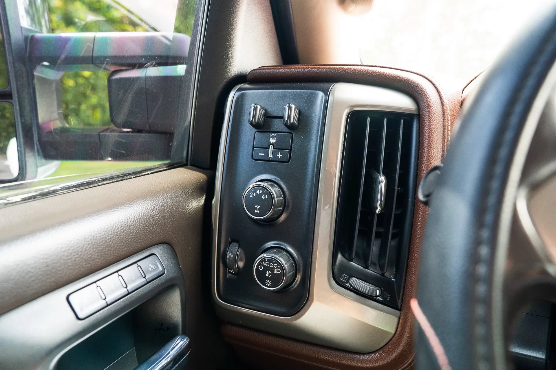 Used 2016 Chevrolet Silverado 3500 High Country w/ Duramax Plus Package AWD/4WD image 26