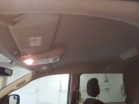 Used 2014 Dodge Grand Caravan SXT image 26