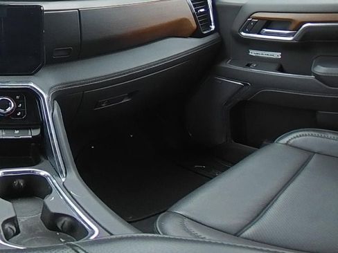 Used 2023 GMC Sierra 1500 Denali AWD/4WD image 37