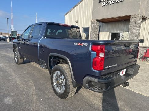 Used 2022 Chevrolet Silverado 2500 Custom w/ Custom Convenience Package image 9