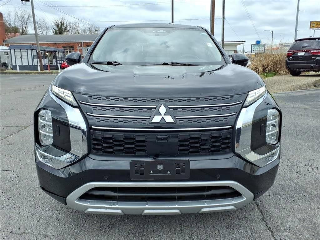 Used 2024 Mitsubishi Outlander SE AWD/4WD image 14