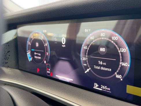 New 2026 Volkswagen Tiguan S image 18