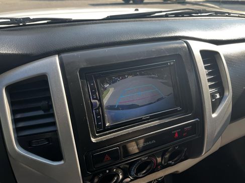 Used 2015 Toyota Tacoma PreRunner w/ SR5 Package image 36